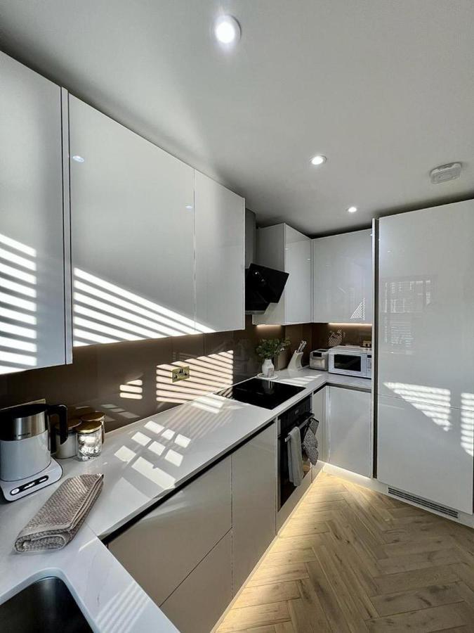 Charming 3-Bed House With 1 Parking Space Canterbury Esterno foto
