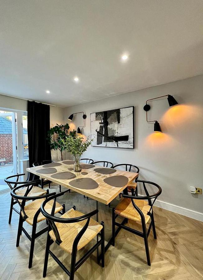 Charming 3-Bed House With 1 Parking Space Canterbury Esterno foto