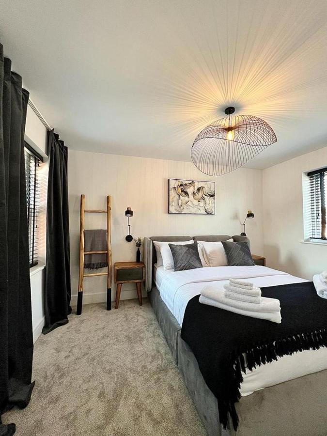 Charming 3-Bed House With 1 Parking Space Canterbury Esterno foto