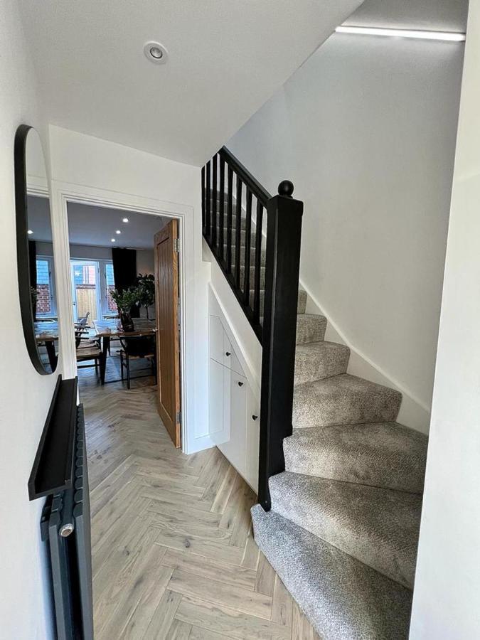 Charming 3-Bed House With 1 Parking Space Canterbury Esterno foto