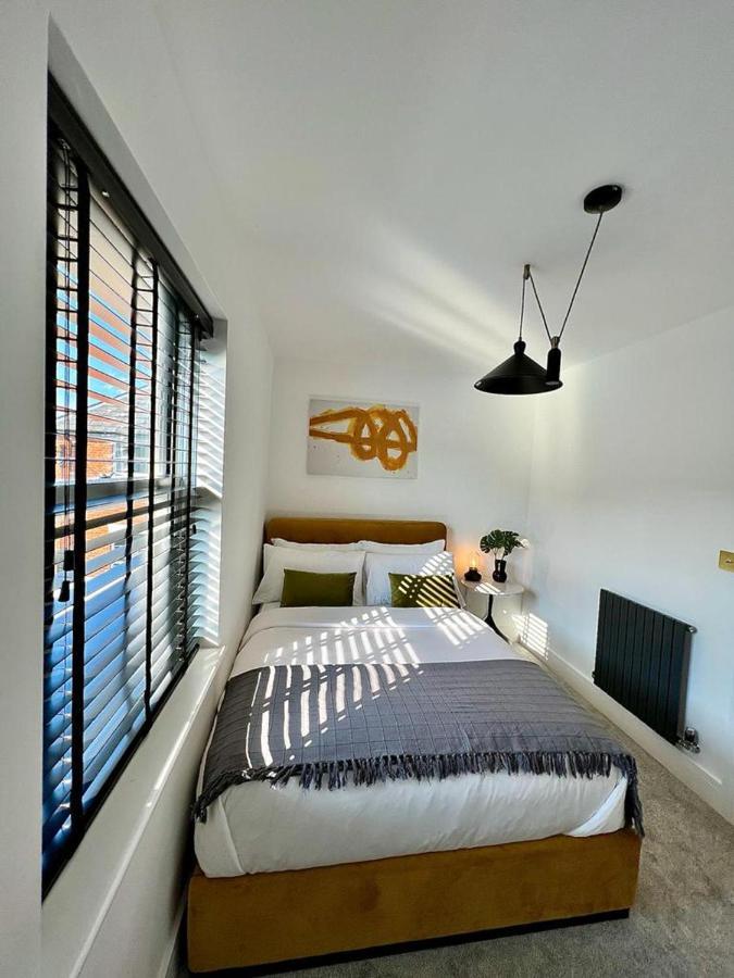 Charming 3-Bed House With 1 Parking Space Canterbury Esterno foto