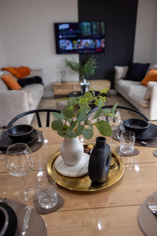Charming 3-Bed House With 1 Parking Space Canterbury Esterno foto